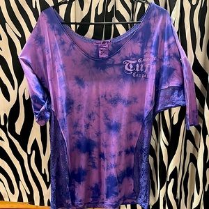 Women's size large three-quarter sleeve shirt